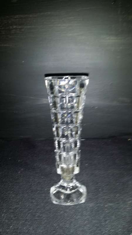 CRYSTAL GLASS VASE
