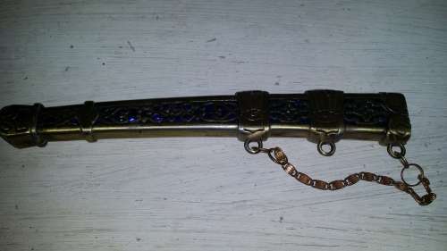STUNNING KNIFE AND BRASS DECORATED HOLDER WITH STAND 27 CM BLADE 18 CM