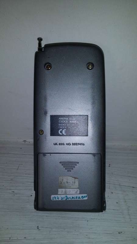 VINTAGE PORTABLE  BATTERY AM / FM CLOCK RADIO UK