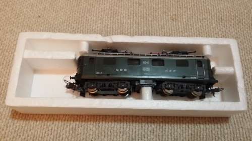 Lima N 220294G  SBB CFF 10047 Twin Pantograph Electric Locomotive