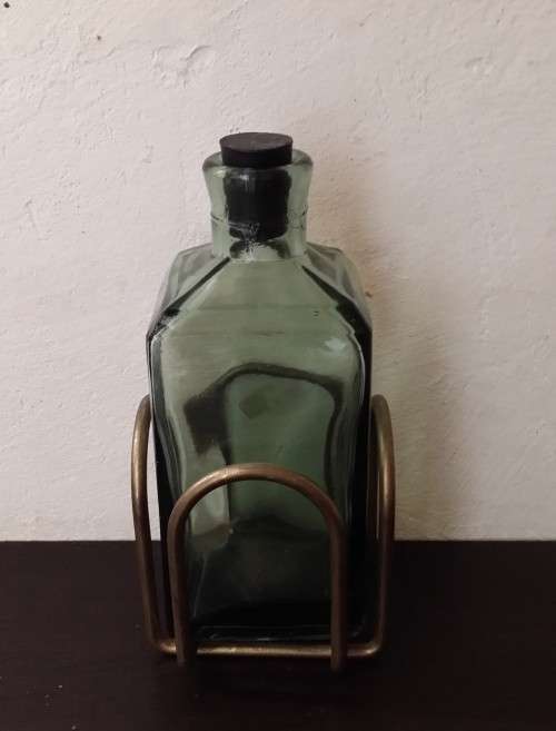 GLASS DECANTER BOTTLE 19 X 8 CM