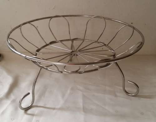 METAL LEGGED FRUIT BOWL / STAND 34 X 16 CM
