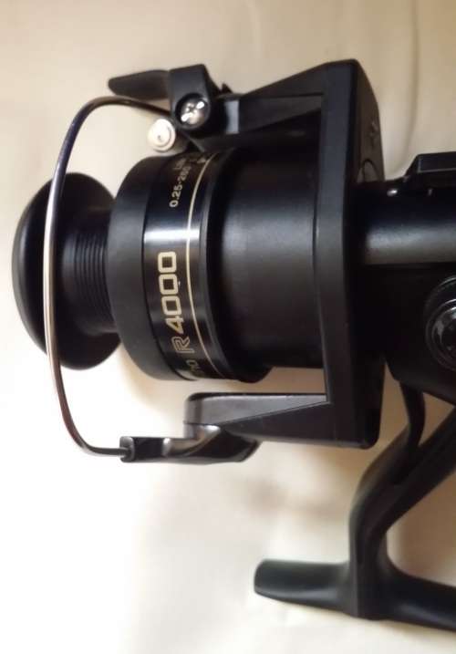 SHIMANO 4000R FISHING REEL - NEVER USED