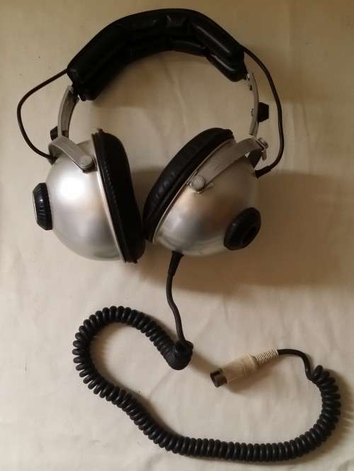 VINTAGE HEADPHONE