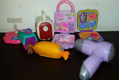 VARIOUS BARBIE AND OTHER TOYS