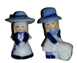 Two Small Figurines 7 cm