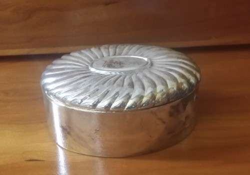 SILVER PLATED TRINKET BOX  - 9 X 7 X 3 CM