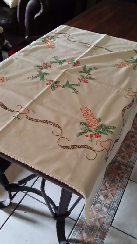 Embroidery   Table Cloth   85 CM