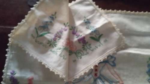 3 Piece Embroidery   Table  Cloth   40 cm  AND 17 cm