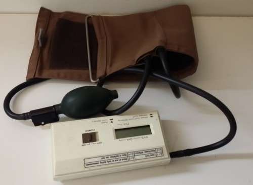 BLOOD PRESSURE MONITOR