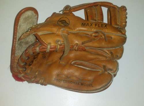 MIZUNO BASEBALL / SOFTBALL CATCING GLOVE MITT ADULT SIZE