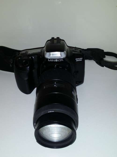 Minolta Dynax 300is 35mm Film Camera - not tested