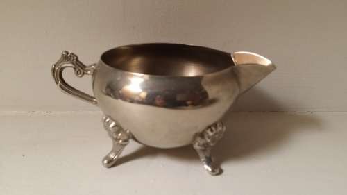 silver plate creamer jug  6 x 8 cm