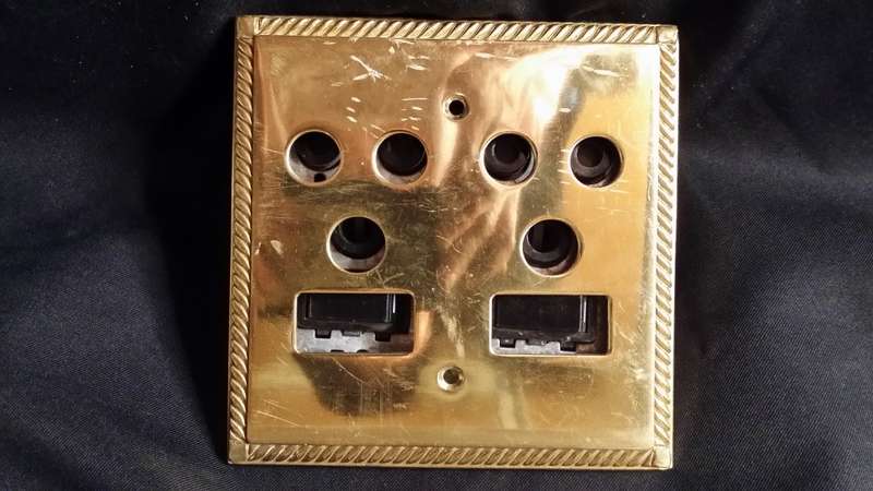 Brass Wall Socket Plug inPut