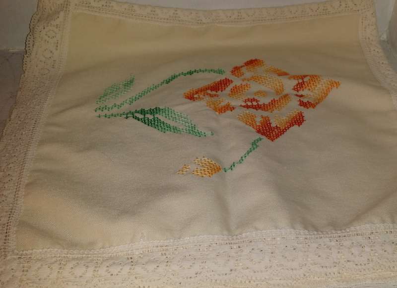 Table Cloth - embroidery cloth 75 x 75 cm