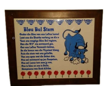 Rugby - Blou Bul Stem  on wood and tile 32 X 25 cm
