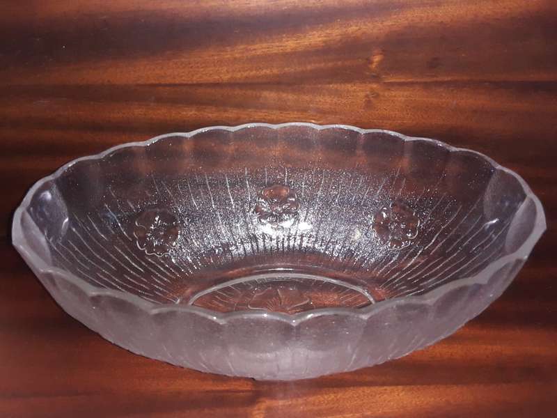 Oval Glass Bowl 30 cm x 18 cm x 10 cm
