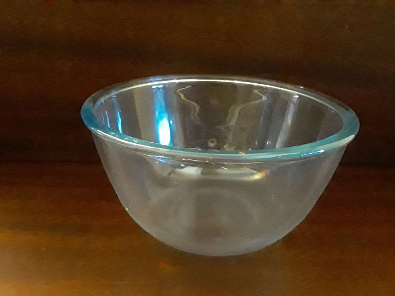 Pyrex Mixing  Bowl 16 x 8 cm