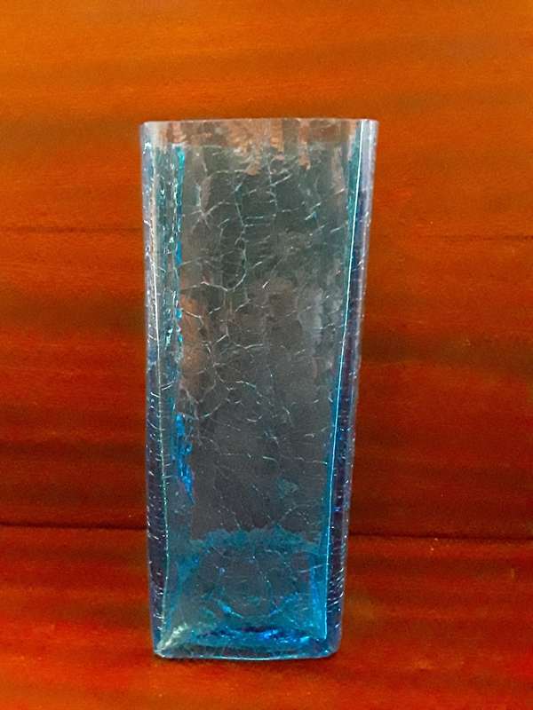 Blue crackled vase 17 cm