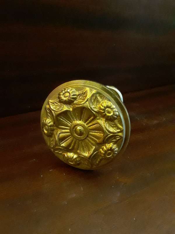 Brass pull handle / hook