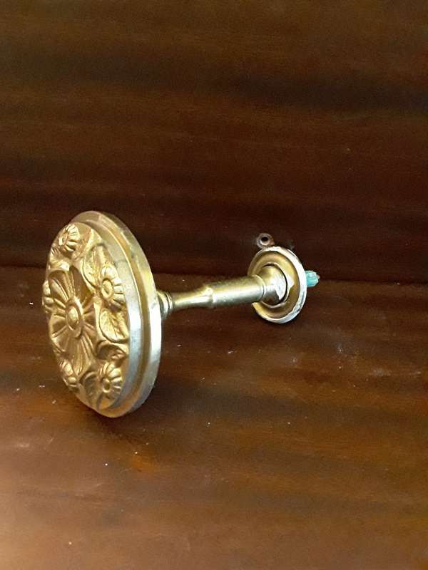 Brass pull handle / hook