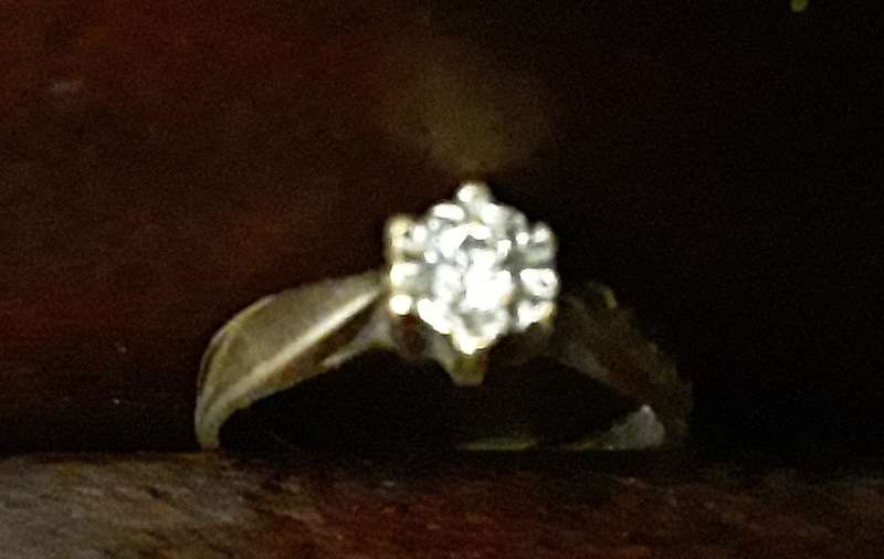 9ct Gold Diamond Ring