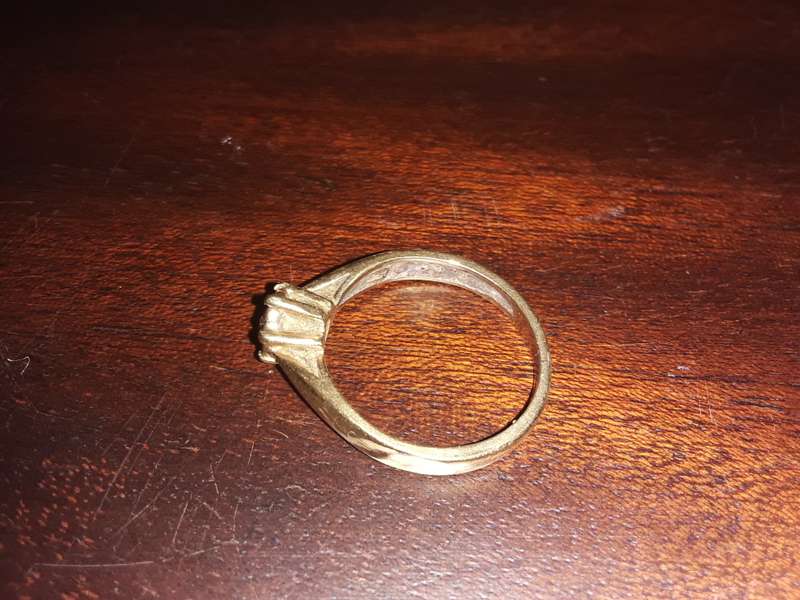 9ct Gold Diamond Ring