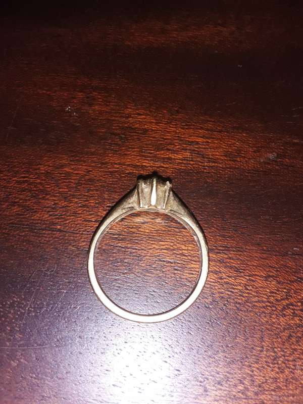 9ct Gold Diamond Ring