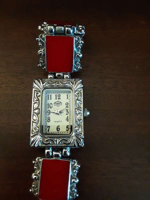 Watches -   Ladies Watch in working condition