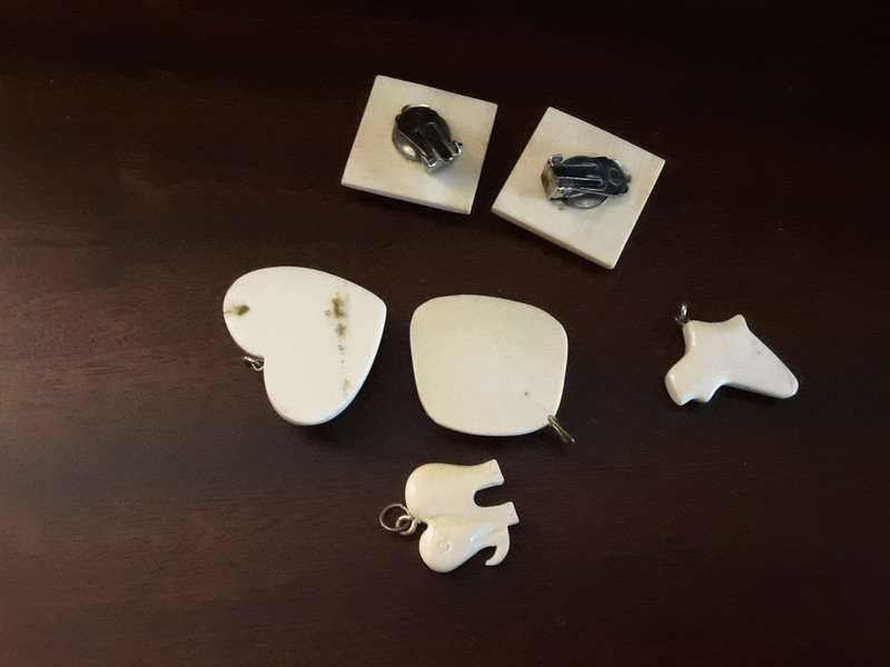 pair Earrings and 4 pendants