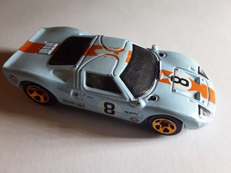 Hotwheels  Ford GT 40 - 1999 , 2019  Mattel 1186 MJ