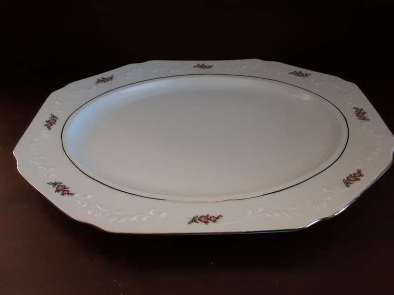 Hugenot Royale Serving Oval Platter 32 x 26 cm