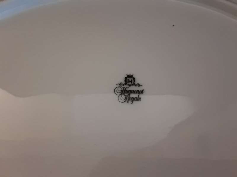 Hugenot Royale Serving Oval Platter 32 x 26 cm