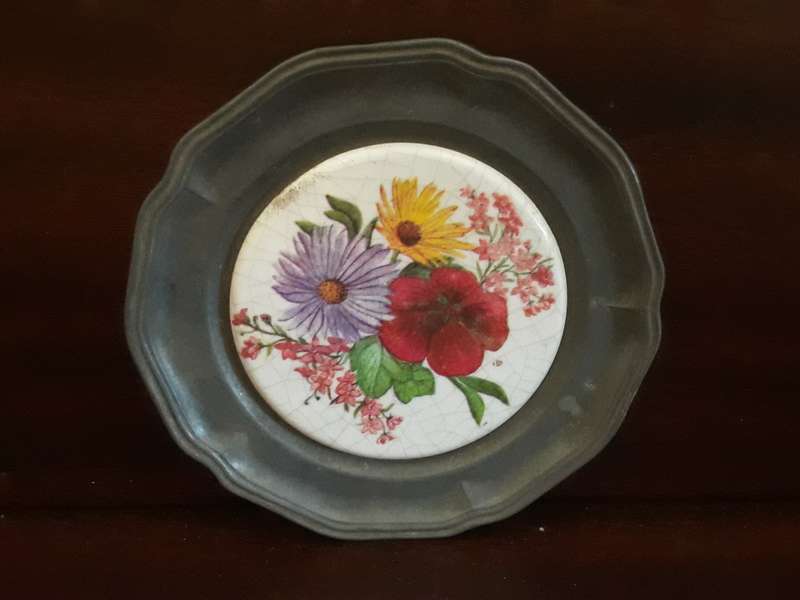 Metal and Porcelain Flower Wall Decall 10 cm