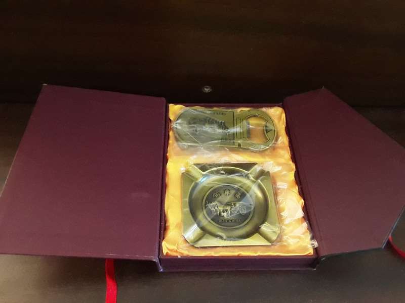 Gift set Ashtray and Bottle Opener