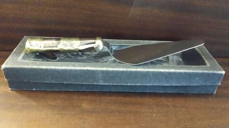 Creative Copper Cake Lifter