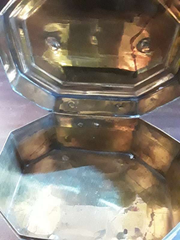 Brass Trinket Box / Treasure Kist  12 x 8 x 9 cm