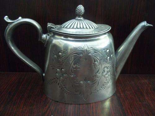COLLECTIBLE TEA POT BEAUTIFUL DESIGN(170MM HIGH X 250MM WIDE)