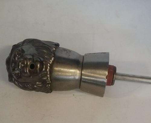 LIQUOR BOTTLE  TOT POURER  LION HEAD