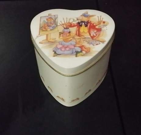 BUNNIKINS OF ROYAL DOULTON HEART SHAPE TIN