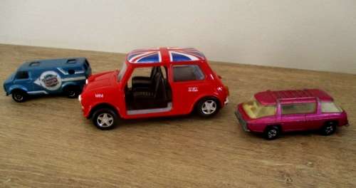 2x Matchbox cars and 1x "Welly" Mini Cooper car. All die cast models.