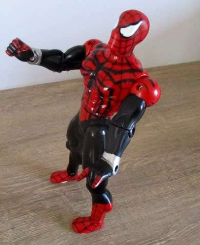 Spiderman Action Figure !! Toy Biz 1997. Nice size !!!