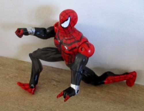 Spiderman Action Figure !! Toy Biz 1997. Nice size !!!