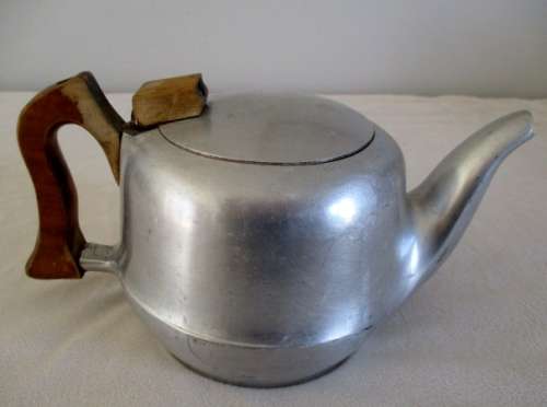 RARE !!!!. Vintage 1950's Picquol Ware Kettle...one of those that brewed all day on the coal stove