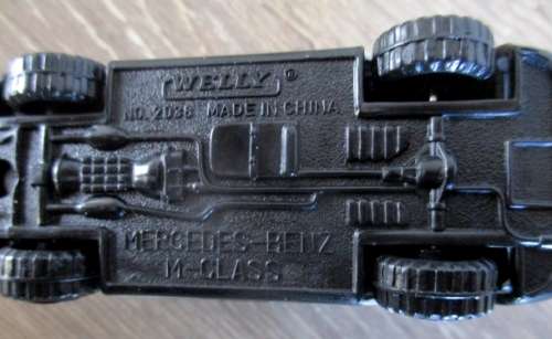 A Collection of 4x Die Cast Welly Automobiles