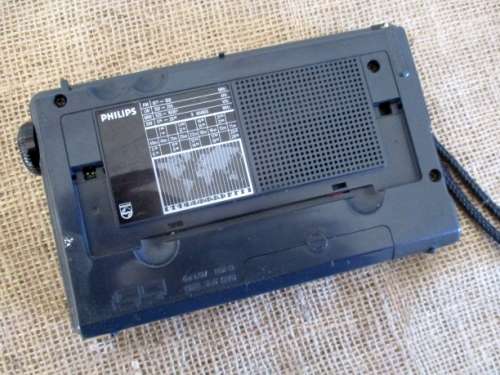 Vintage Philips D1875 12 Band FM MW LW SW Receiver Portable Radio   1987's  Netherlands