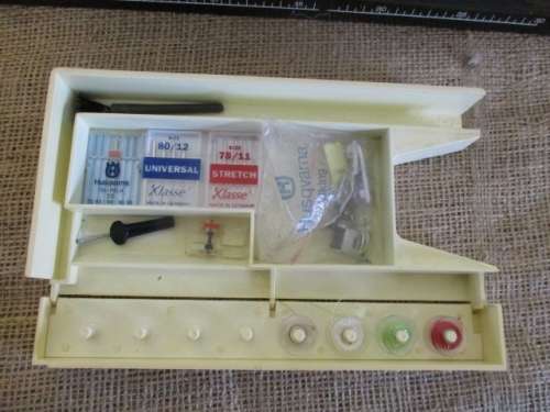 Vintage Husqvarna 5710 Portable Sewing Machine   Electronic Control   Sweden   With Foot Control