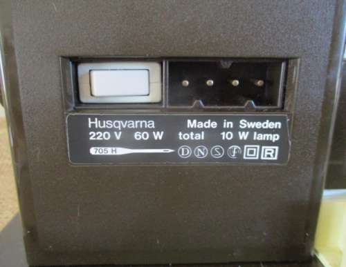 Vintage Husqvarna 5710 Portable Sewing Machine   Electronic Control   Sweden   With Foot Control