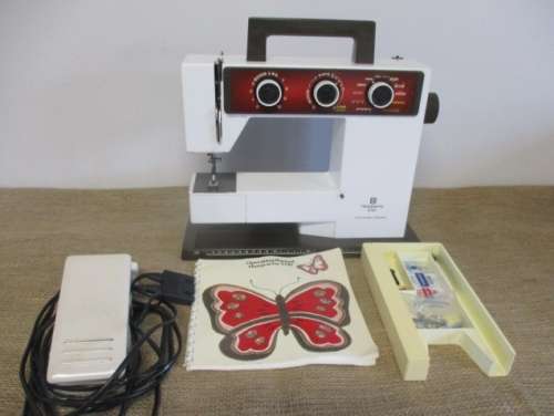 Vintage Husqvarna 5710 Portable Sewing Machine   Electronic Control   Sweden   With Foot Control
