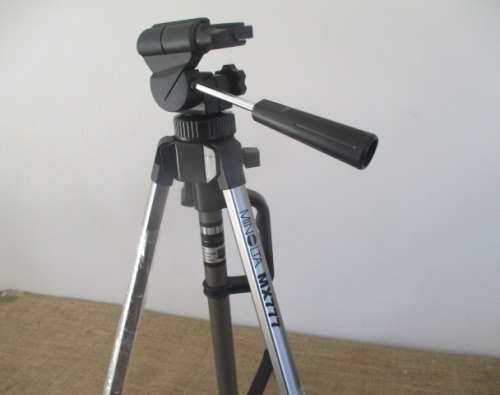 Brand New !!!!   Handy Sized Minolta MX 777 Tripod In Original Carton Container   MIB